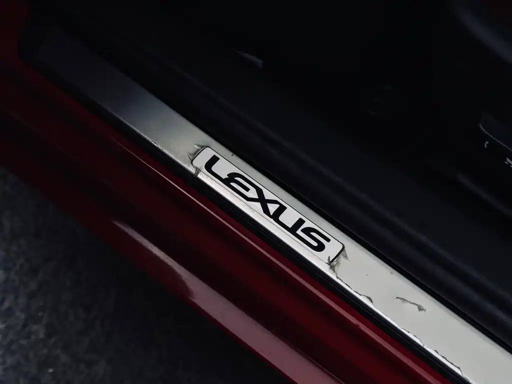 Lexus IS 2017 — фото 18