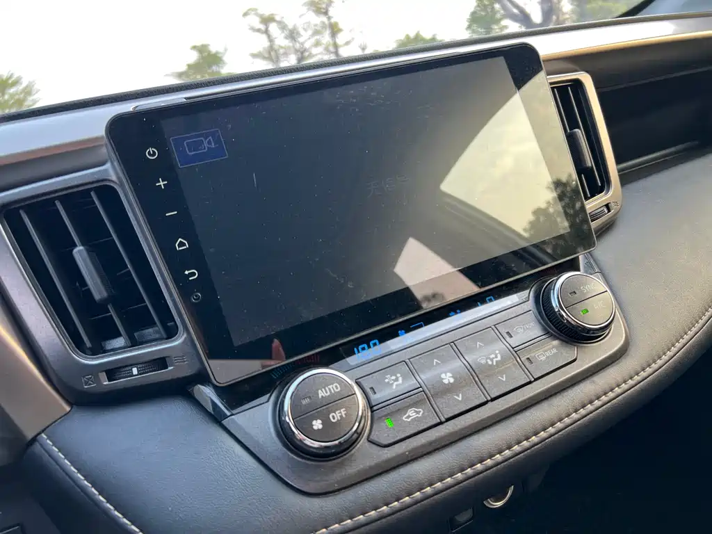 Toyota RAV4 2016 — фото 10