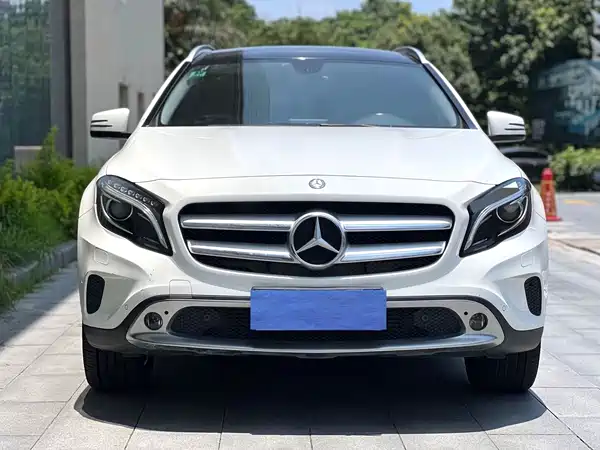Mercedes-Benz GLA 2015