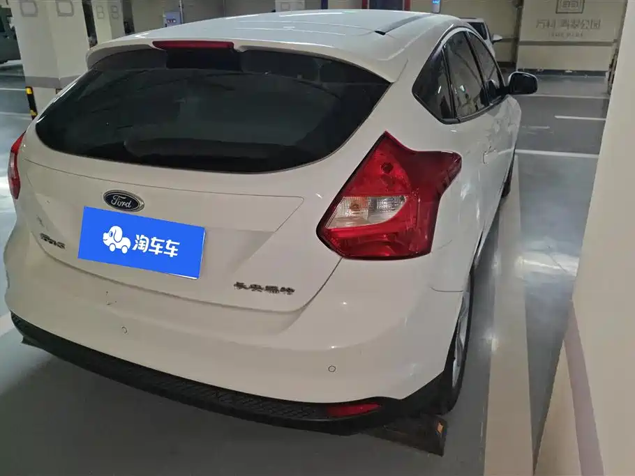 Ford Focus 2015 — фото 3