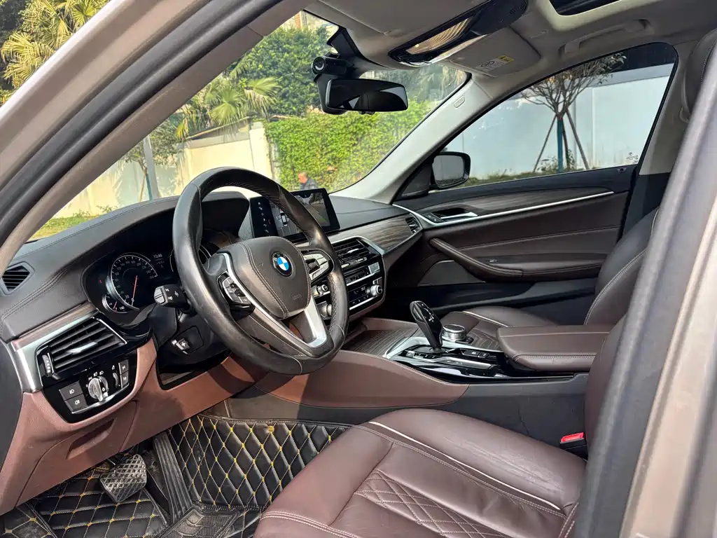 BMW 5 Series 2018 — фото 4