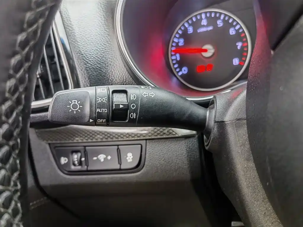Kia KX3 2015 — фото 21