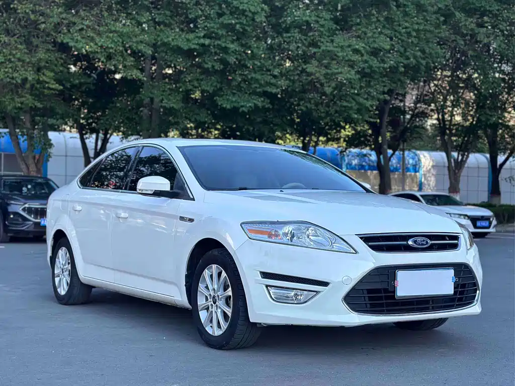 Ford Mondeo 2014 — фото 3