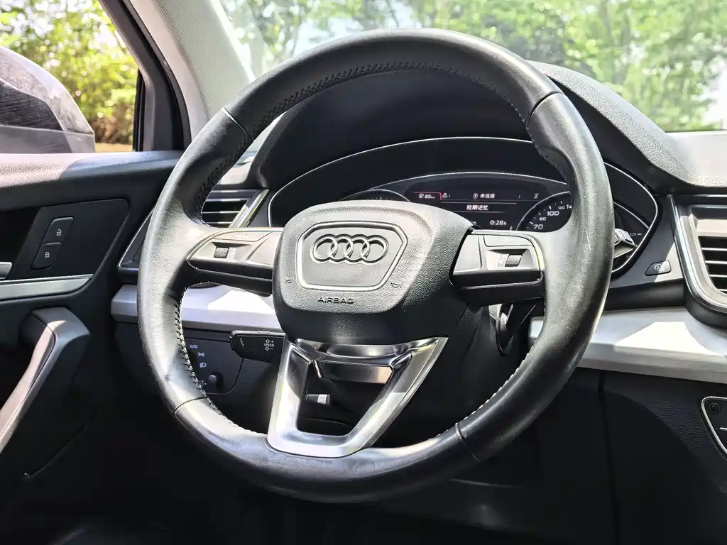 Audi Q5L 2021 — фото 11