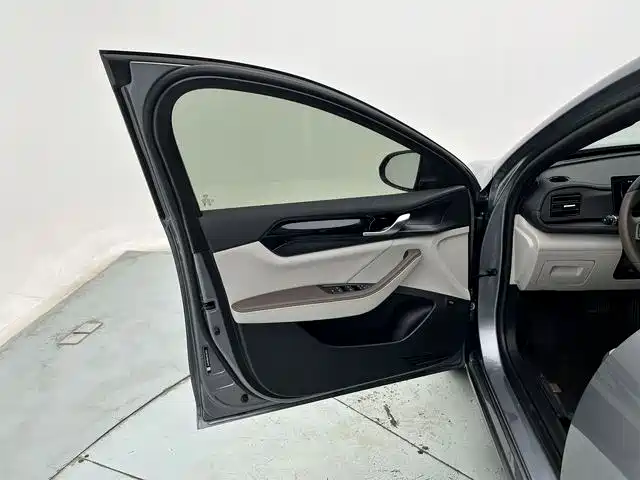 BYD Qin PLUS 2025 — фото 17