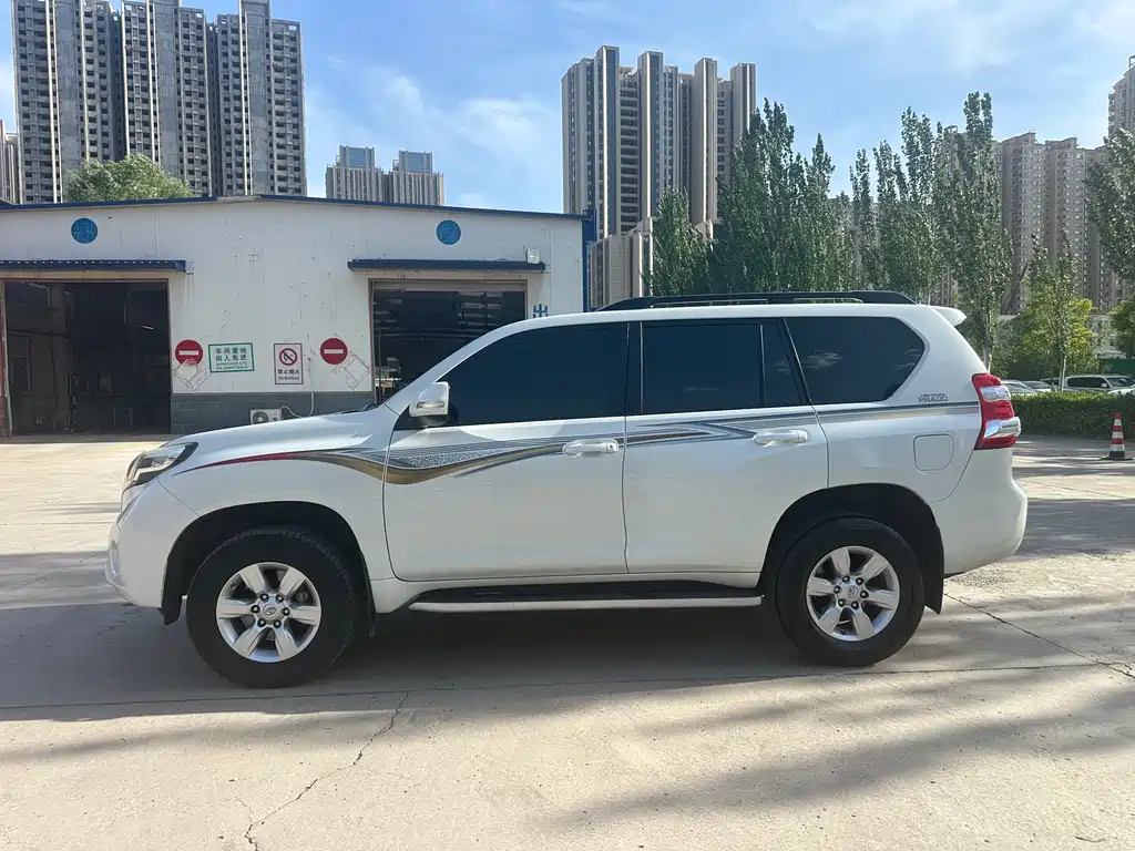 Toyota Prado 2016 — фото 2