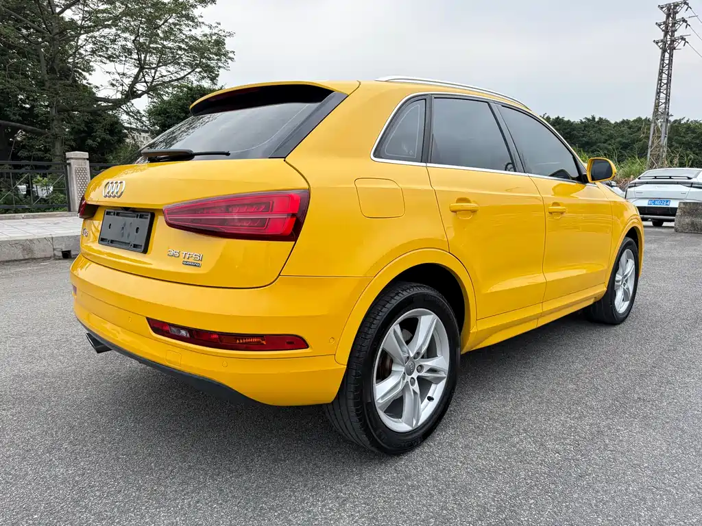 Audi Q3 2017 — фото 11