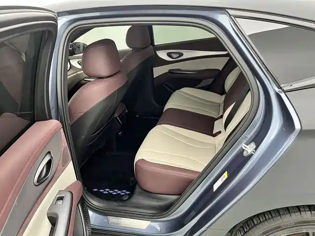 BYD Seal 07 DM-i 2025 — фото 11