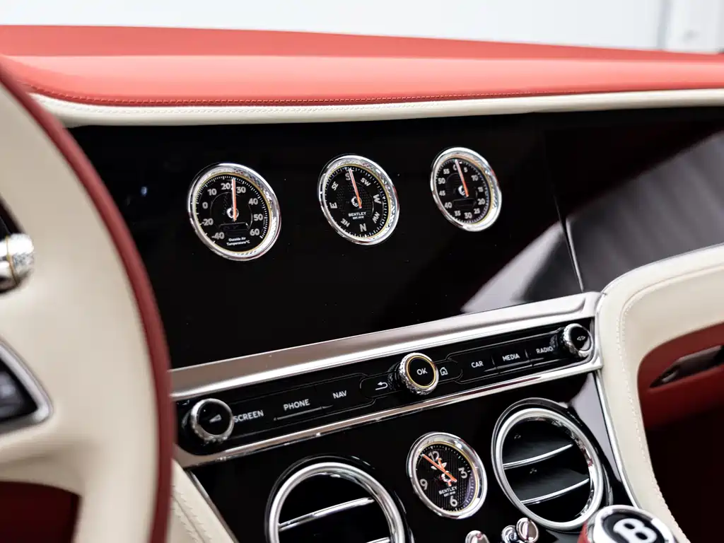 Bentley Continental PHEV 2025 — фото 11