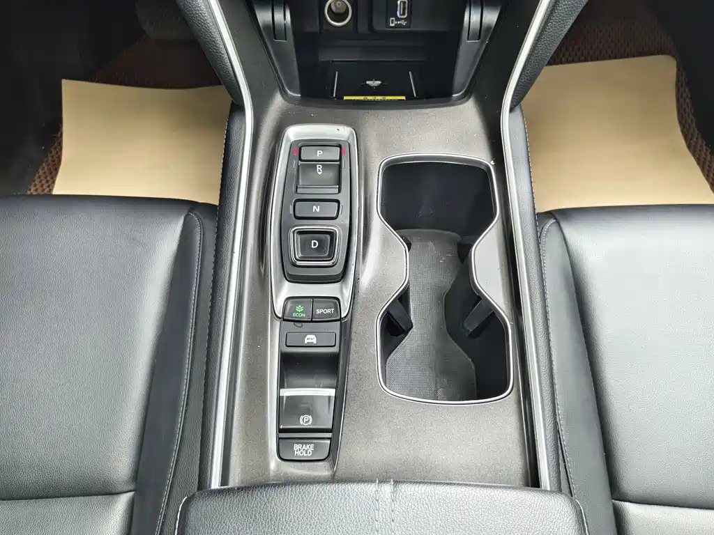 Honda Accord 2023 — фото 11