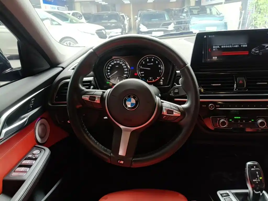 BMW 1 Series 2021 — фото 11