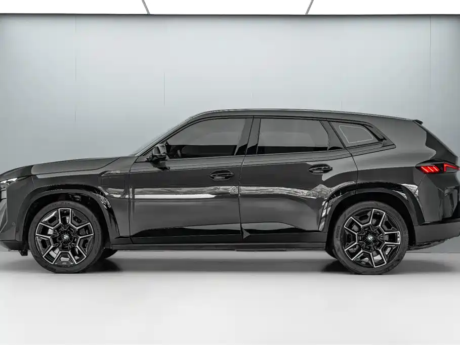 BMW XM 2024