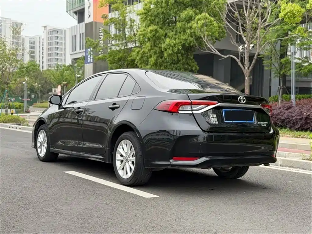 Toyota Corolla 2021 — фото 10