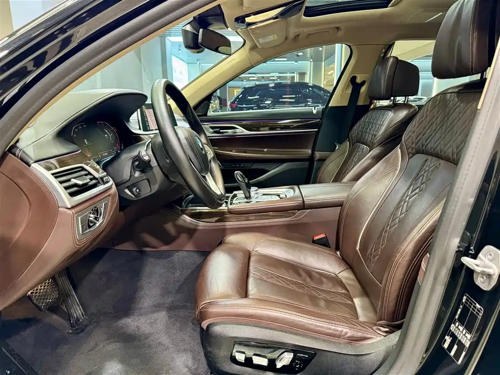 BMW 7 Series 2020 — фото 17