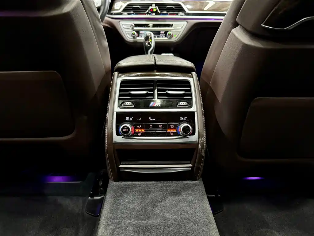 BMW 7 Series 2020 — фото 20