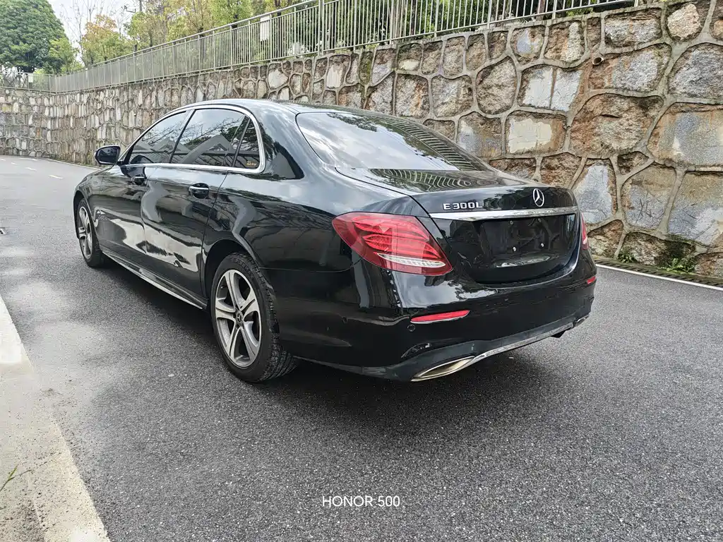 Mercedes-Benz E-Class 2018 — фото 13
