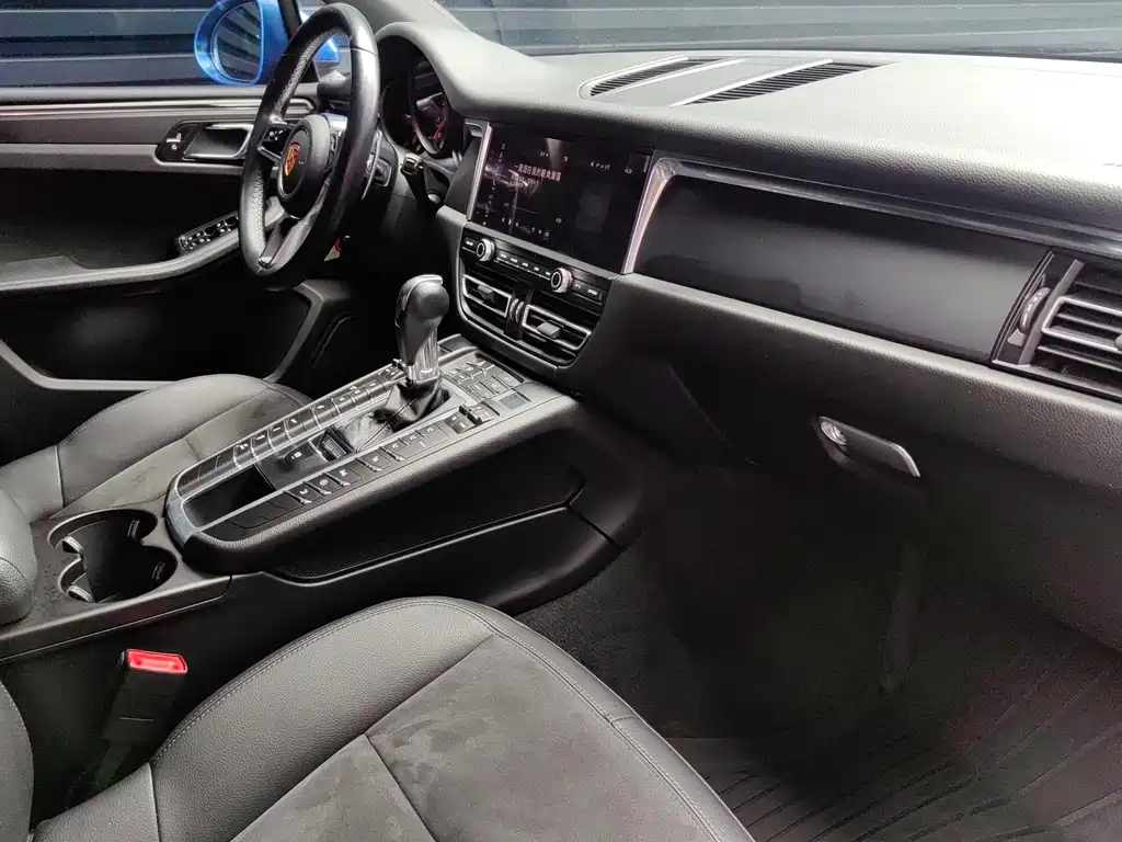 Porsche Macan 2019 — фото 16