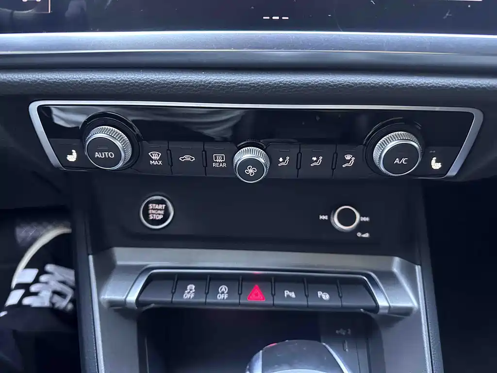 Audi Q3 2023 — фото 12
