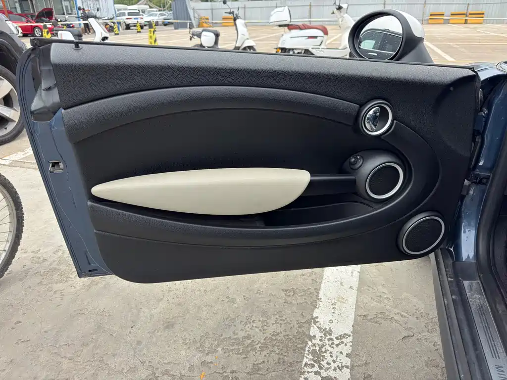 MINI Clubman 2011 — фото 15