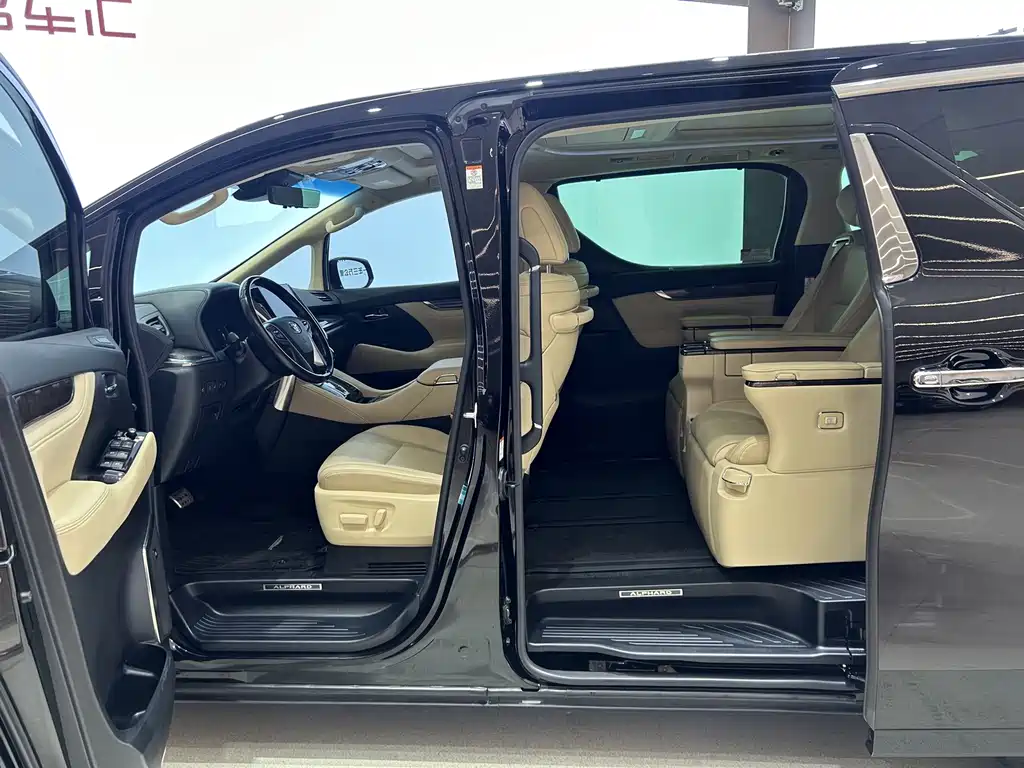 Toyota Alphard 2021 — фото 11