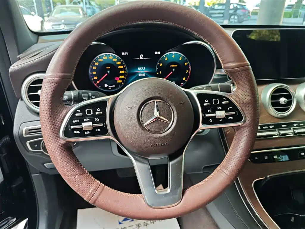 Mercedes-Benz GLC 2020 — фото 11