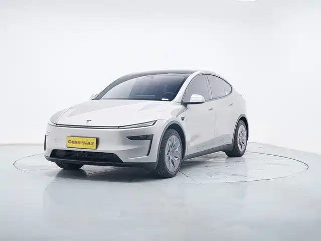 Tesla Model Y L 2025 — фото 1