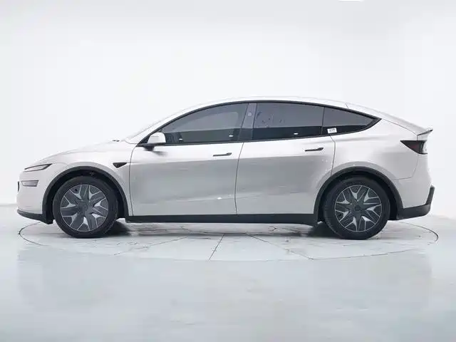 Tesla Model Y L 2025 — фото 5