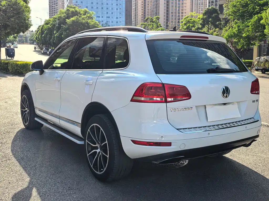 Volkswagen Touareg 2015 — фото 11