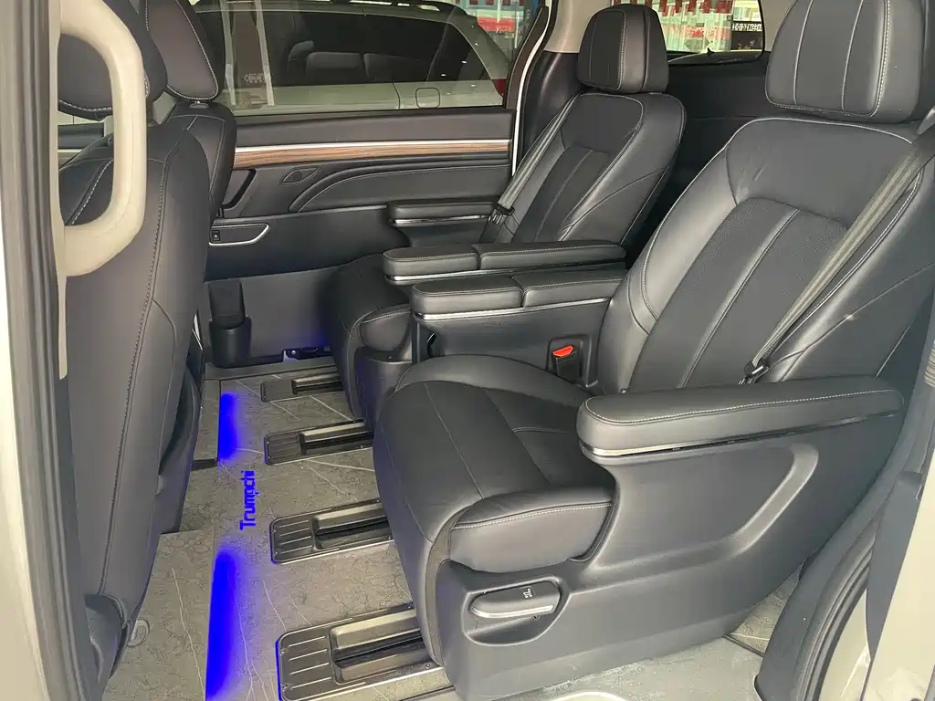 GAC Motor Trumpchi M8 2022 — фото 13