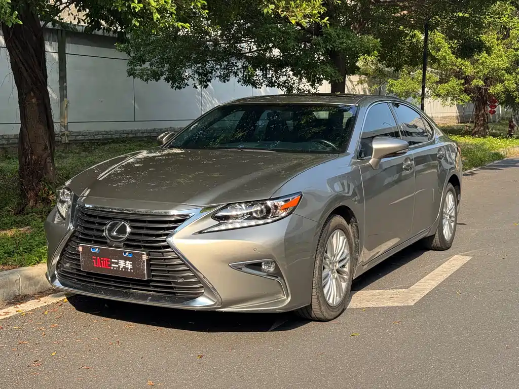 Lexus ES 2017