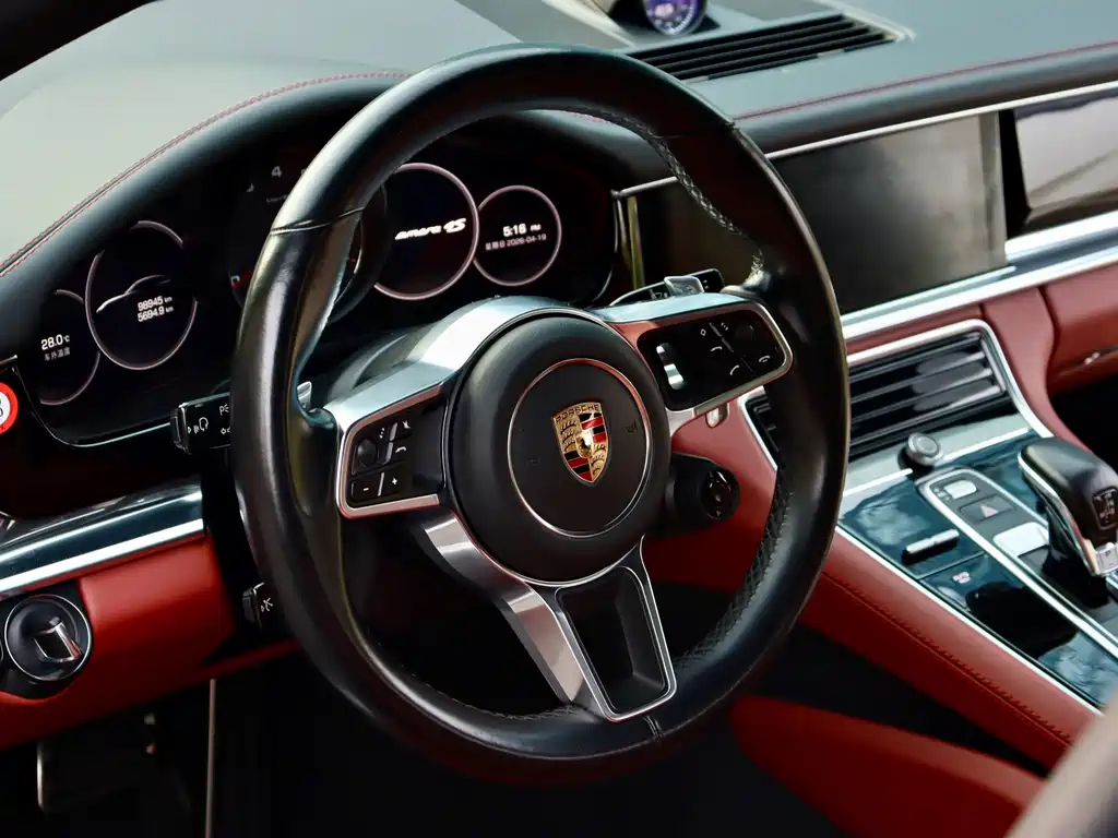 Porsche Panamera 2018 — фото 9