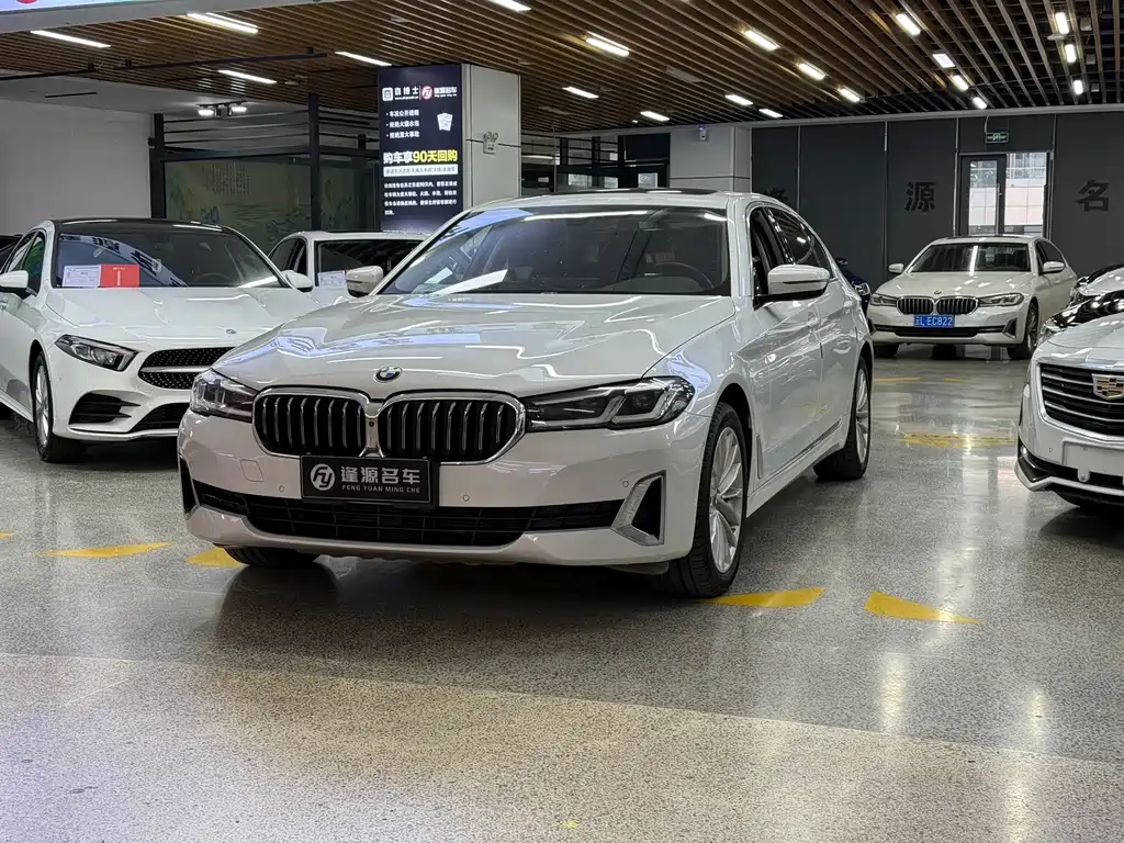 BMW 5 Series 2021 — фото 1