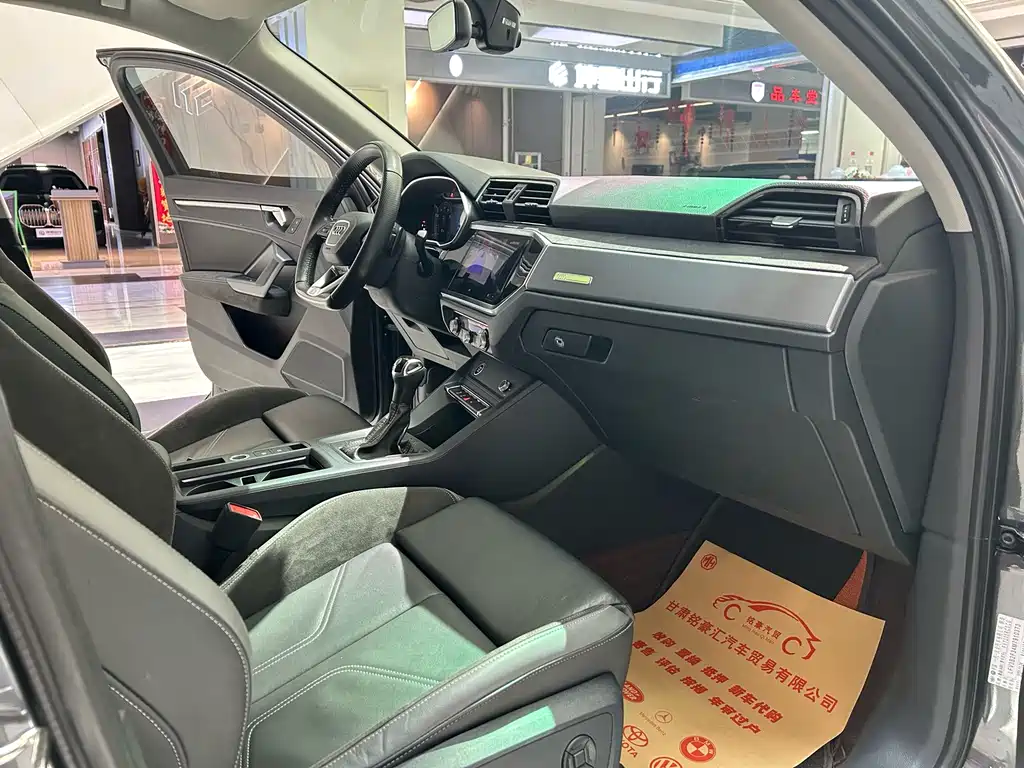 Audi Q3 Sportback 2022 — фото 10