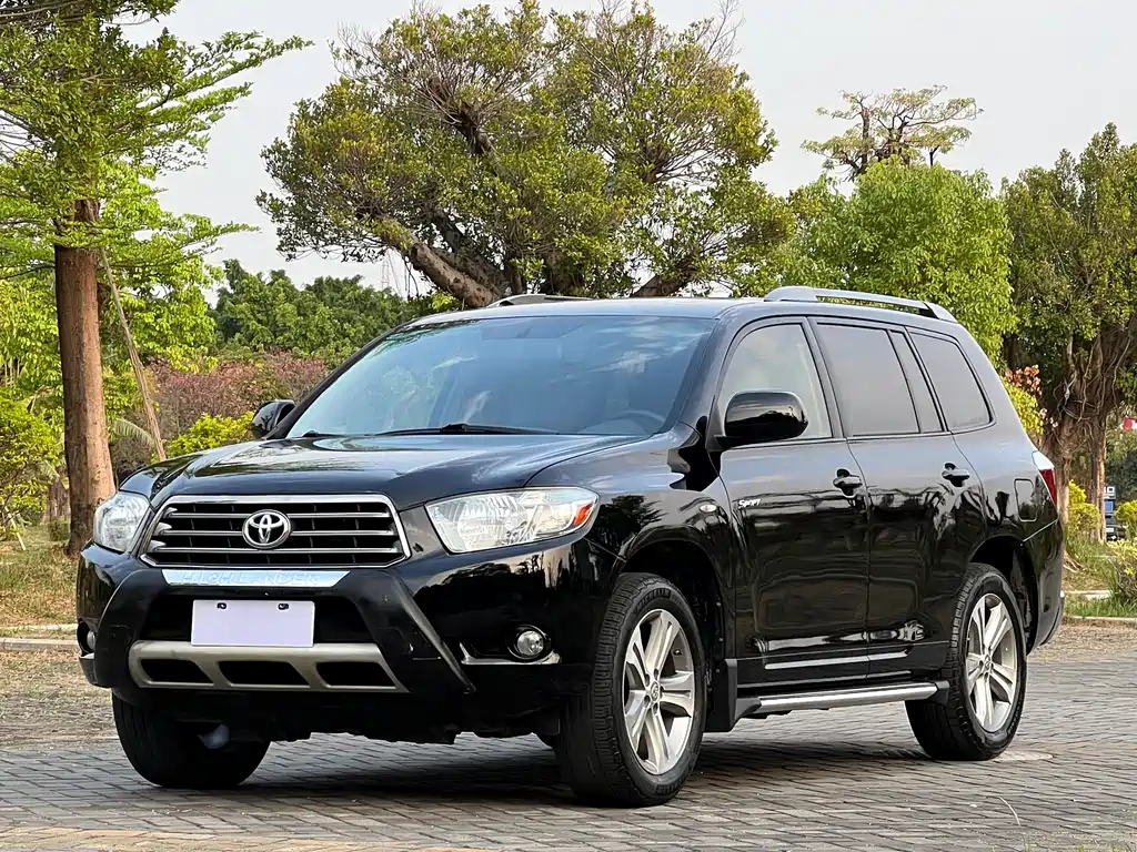 Toyota Highlander 2011 — фото 1