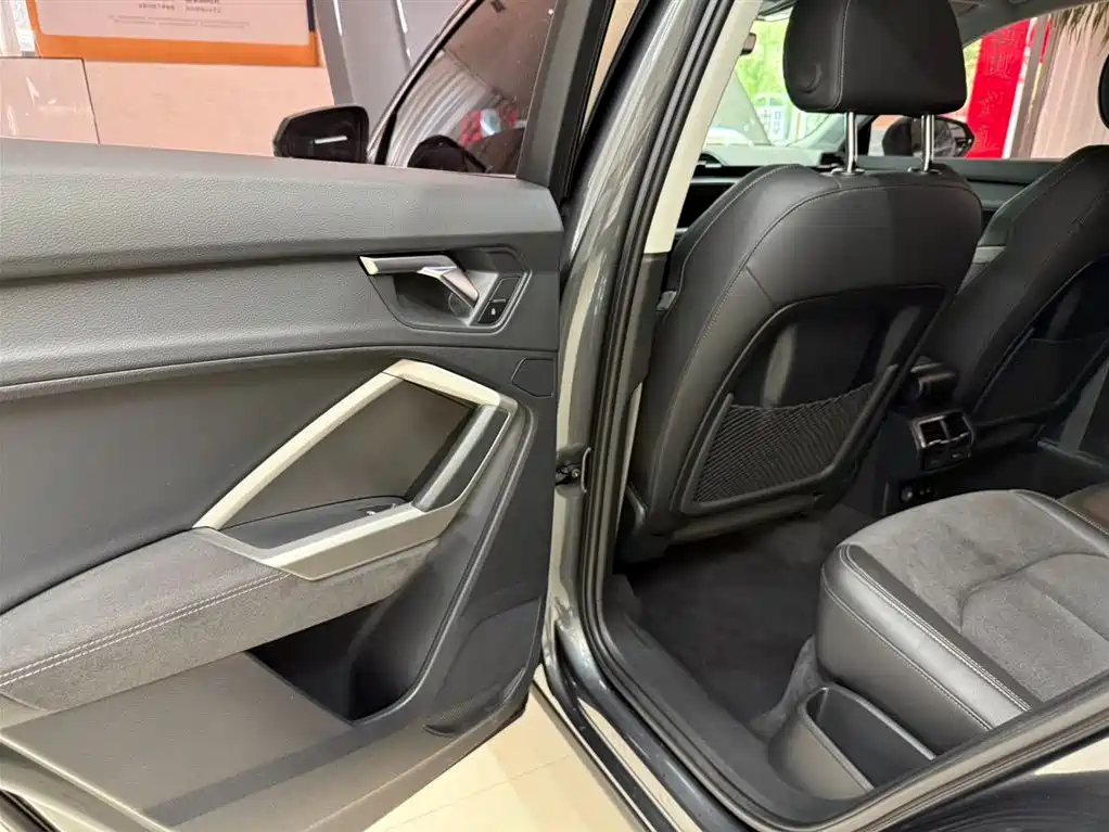 Audi Q3 2023 — фото 17