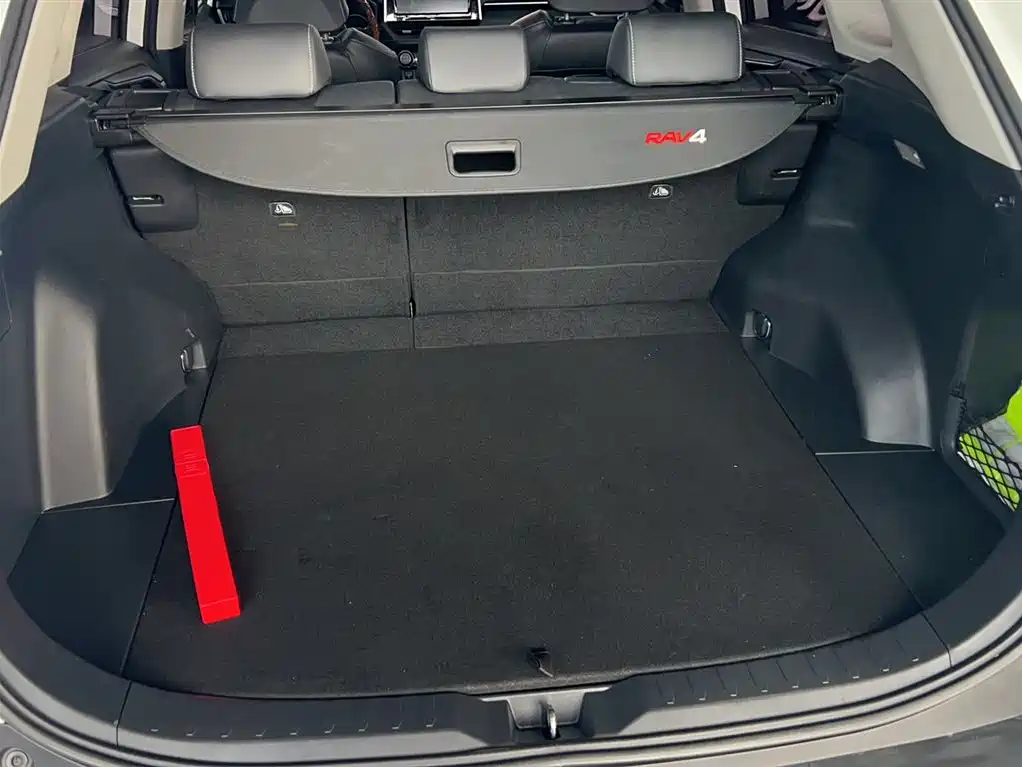 Toyota RAV4 2020 — фото 11
