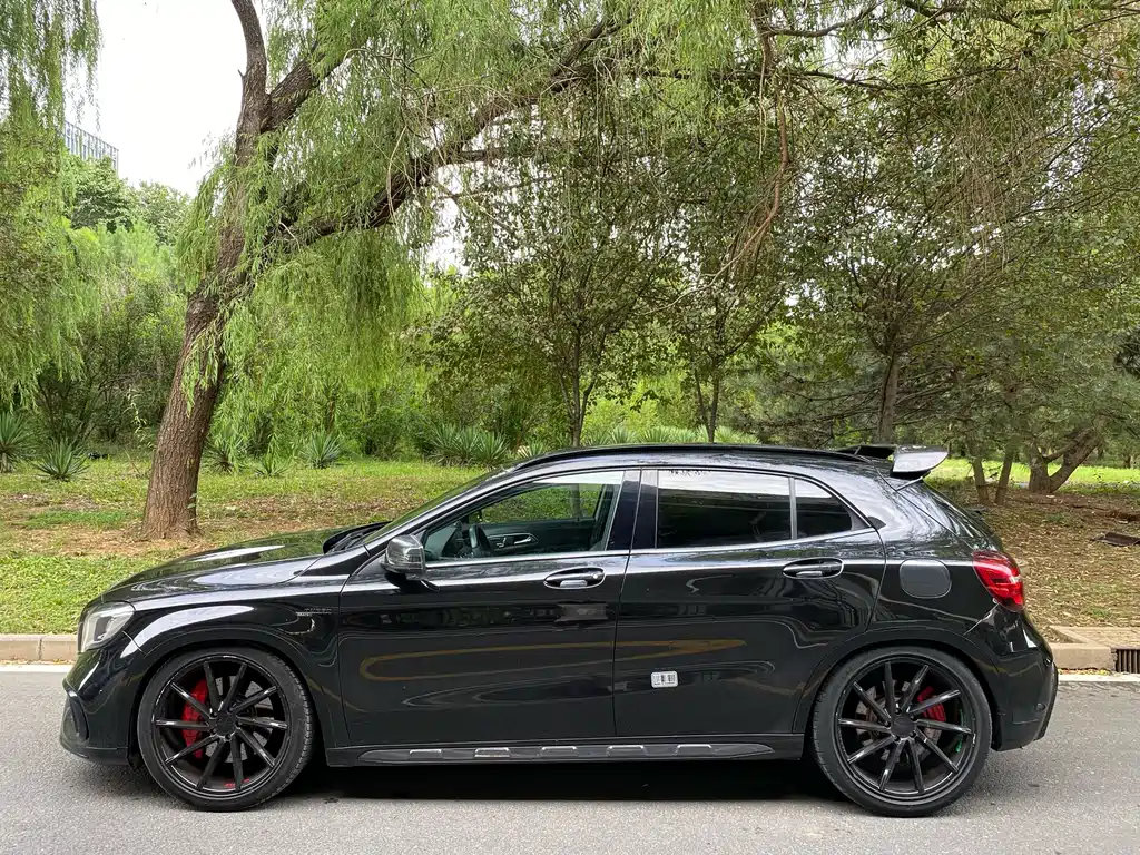 Mercedes-Benz GLA AMG 2018 — фото 3
