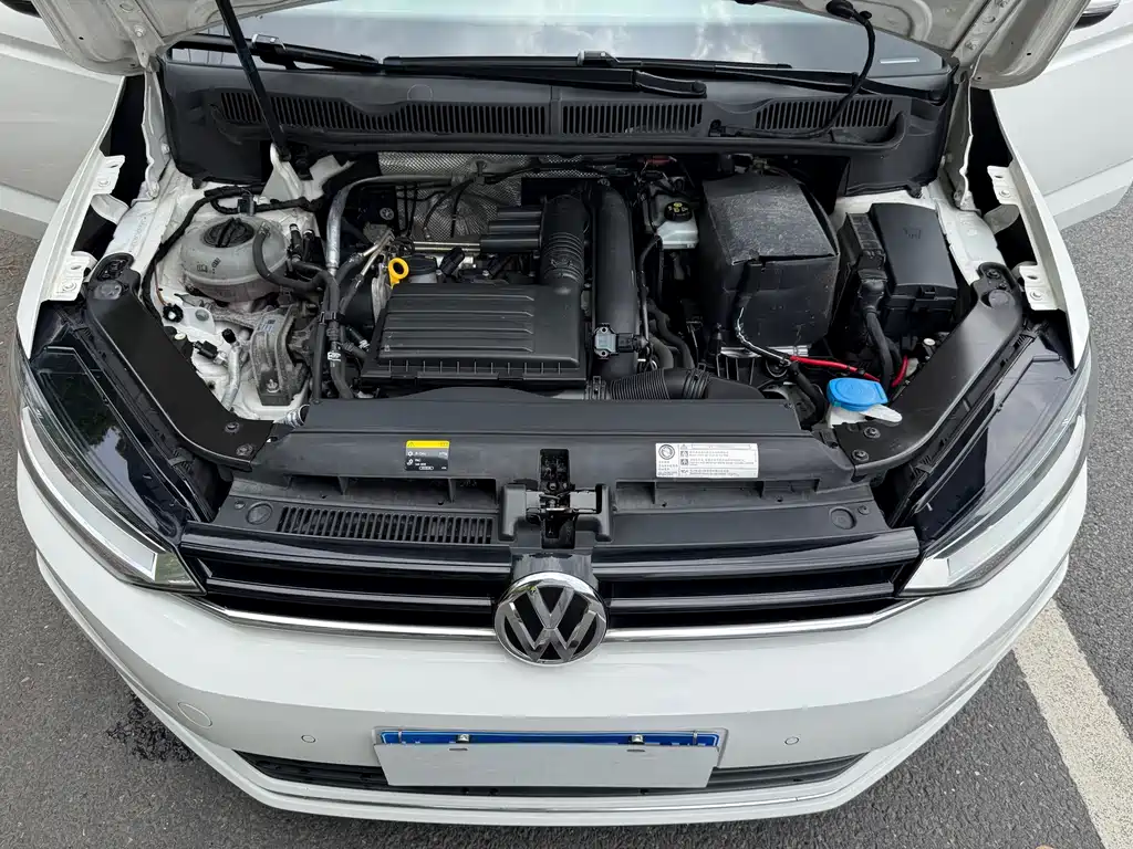 Volkswagen Touran 2018 — фото 10