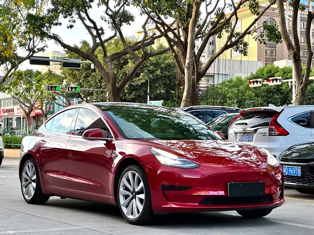 Tesla Model 3 2020