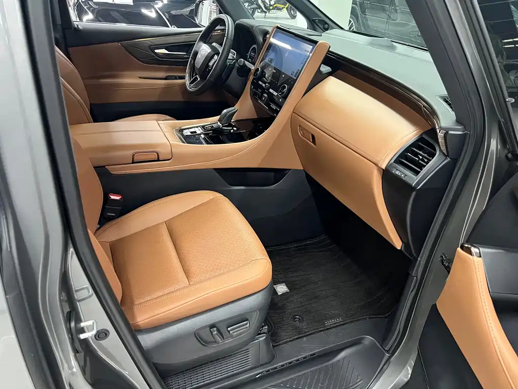 Toyota Alphard 2023 — фото 19