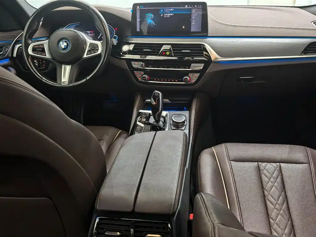 BMW 5 Series New Energy 2022 — фото 10