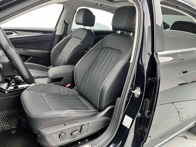 Volkswagen Passat 2022 — фото 19