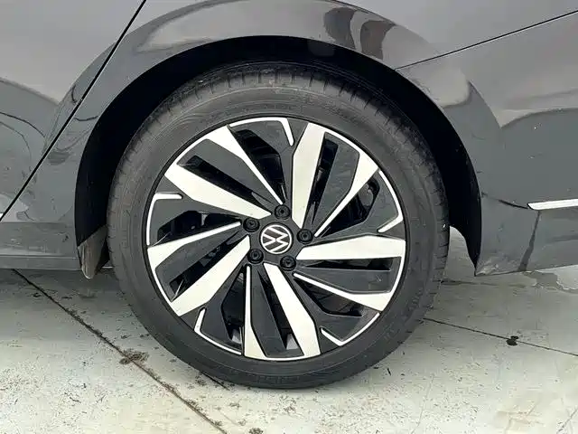 Volkswagen Passat 2022 — фото 15