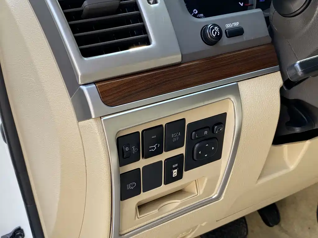 Toyota Land Cruiser 2017 — фото 21
