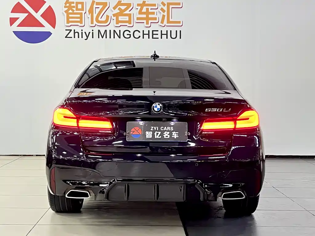 BMW 5 Series 2023 — фото 12