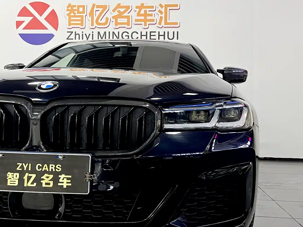 BMW 5 Series 2023 — фото 13