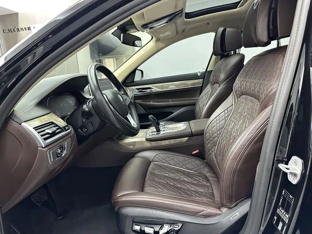 BMW 7 Series 2020 — фото 10