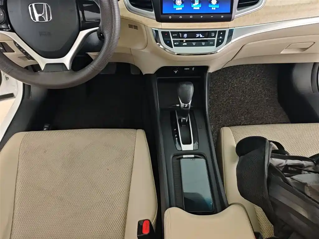 Honda Jade 2016 — фото 14