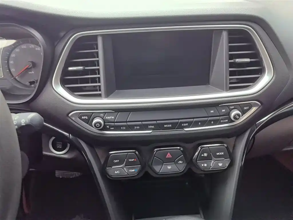 GAC Motor Trumpchi GS4 2015 — фото 13