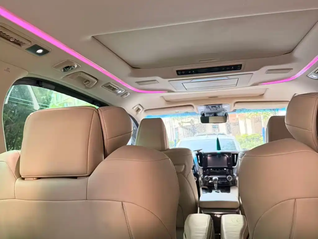 Toyota Alphard 2020 — фото 9